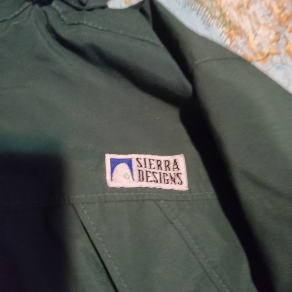 Sierra Designs dark green Gore Tex shell. Small - Picture 2 of 7